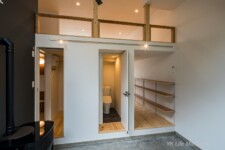 ロフトと土間は空間を共有