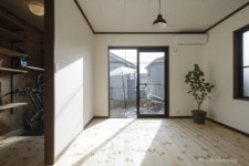 今はお庭へとつながる間取り