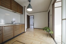 お料理に便利。大型のキッチンカウンター