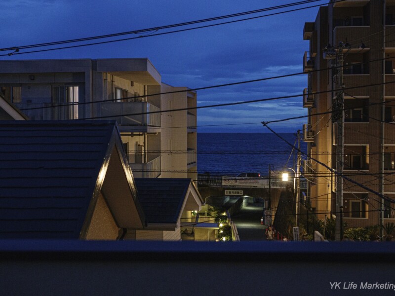 夜は静かな海と空をひとり占め