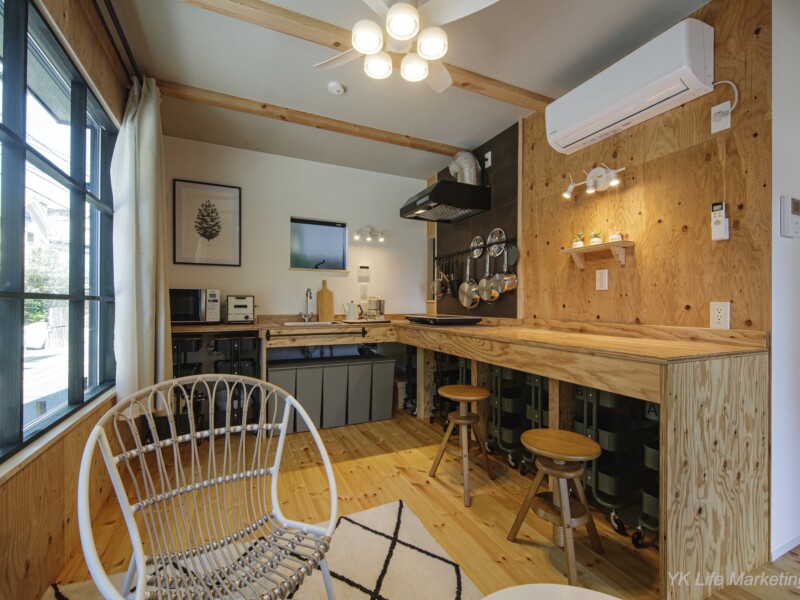 大人が集う空間にマッチするナチュラルなインテリア