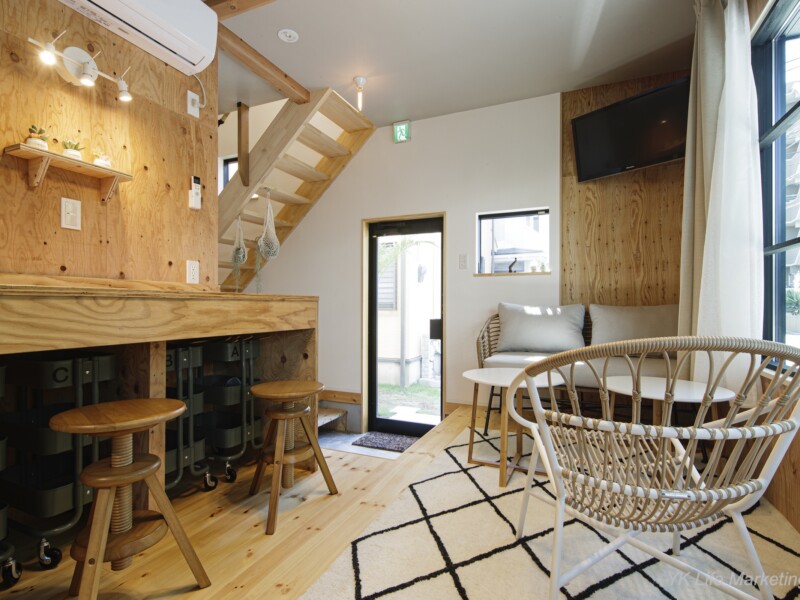 大人が集う空間にマッチするナチュラルなインテリア